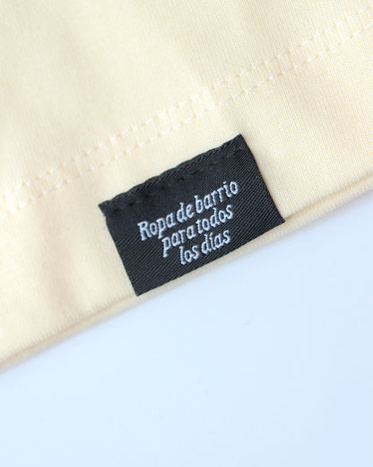 CAMISETA BARRIO STORE CREMA